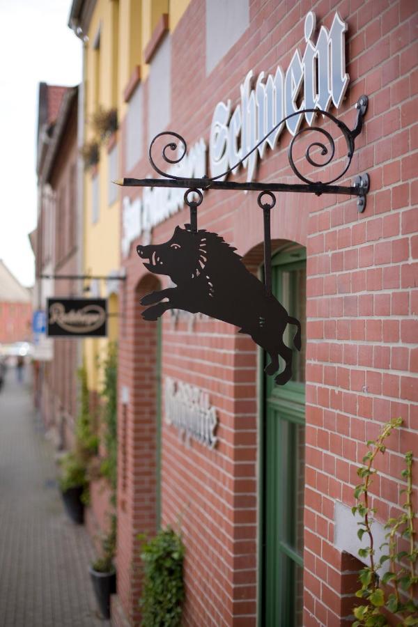 Gasthaus Und Pension "Zum Hauenden Schwein" Wörlitz Zewnętrze zdjęcie